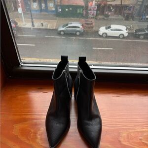 Everlane The Boss Boot Pebbled Black Leather - size 8